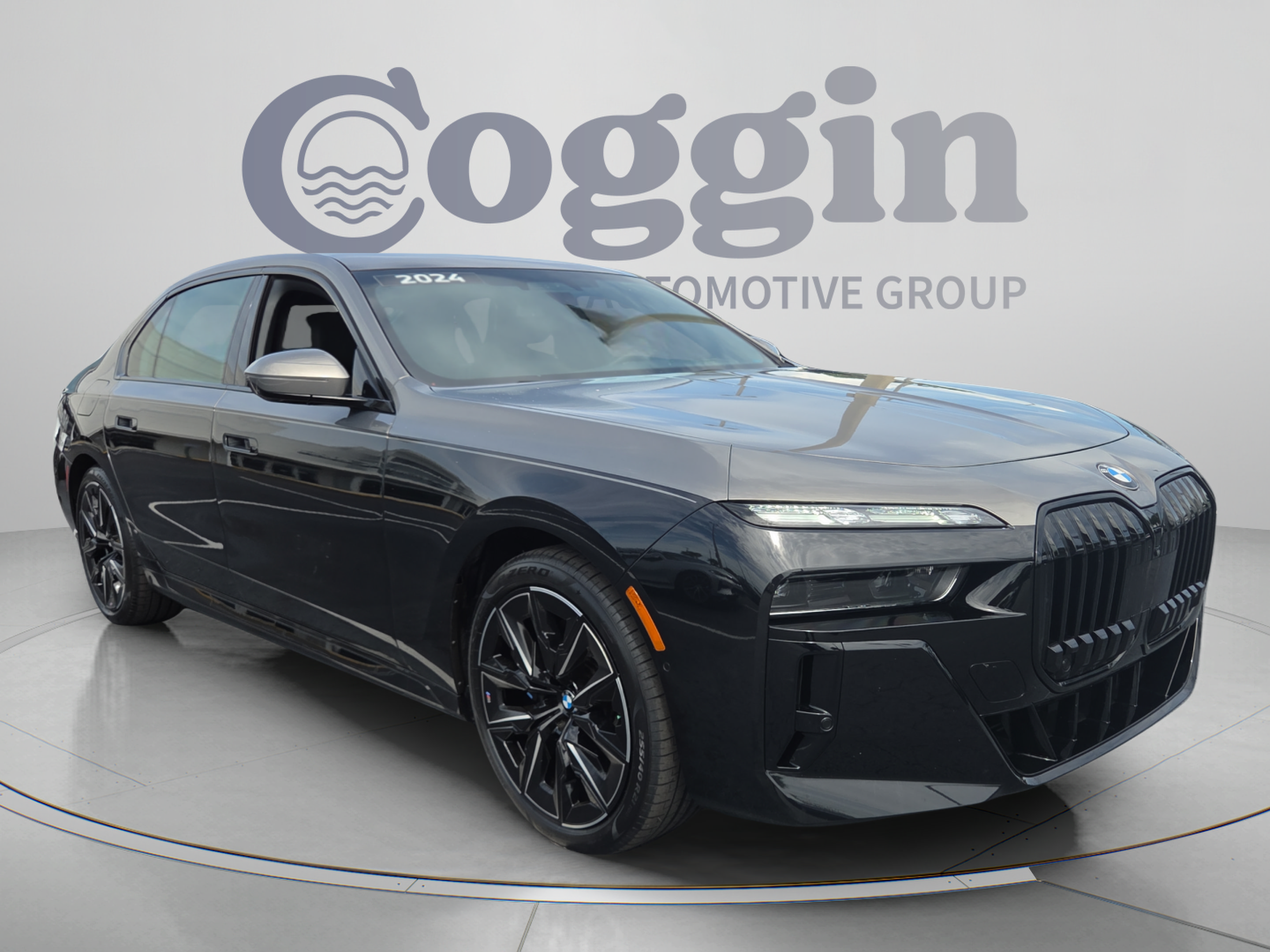 Certified 2024 BMW 760i xDrive w/ Executive Package AWD/4WD image 7