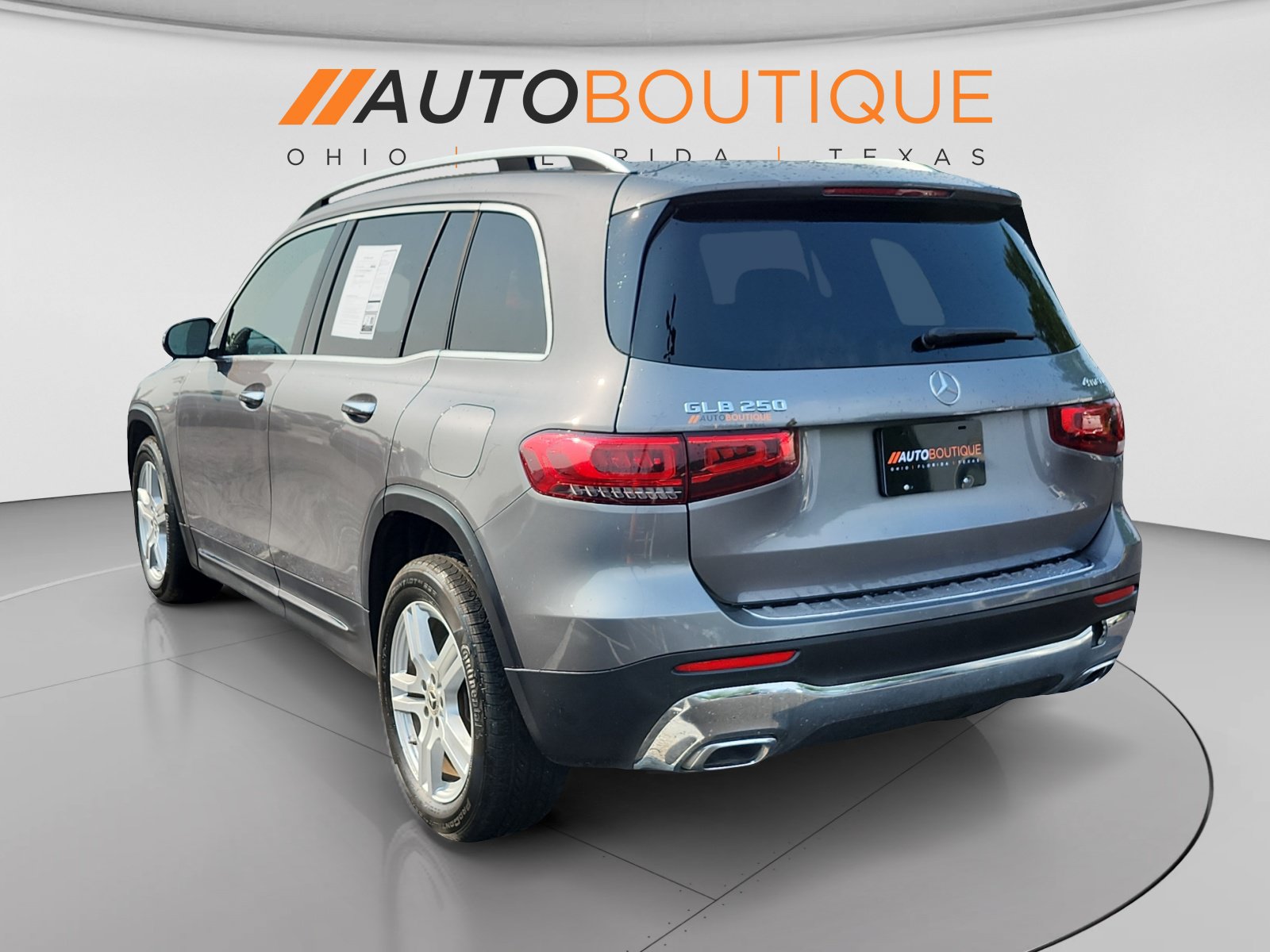 Used 2022 Mercedes-Benz GLB 250 4MATIC image 3