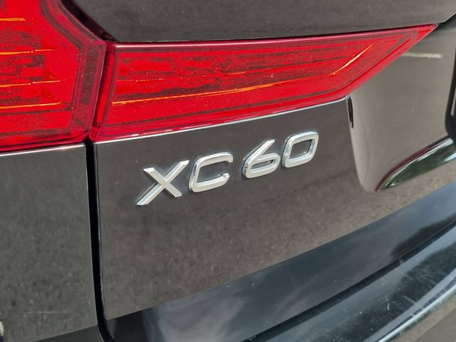 Used 2021 Volvo XC60 T5 Momentum w/ Premium Package AWD/4WD image 35