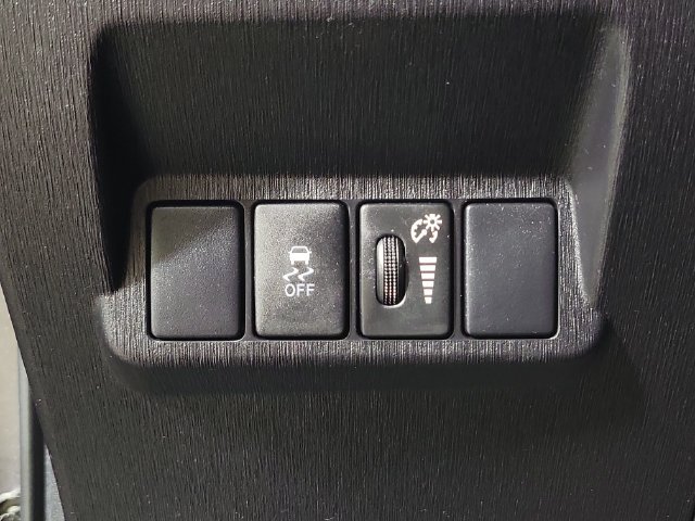 Used 2015 Toyota Prius V Four FWD image 23
