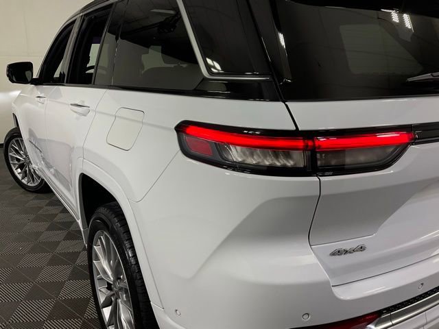 Used 2022 Jeep Grand Cherokee Summit w/ Adv Protech Group IV AWD/4WD image 35