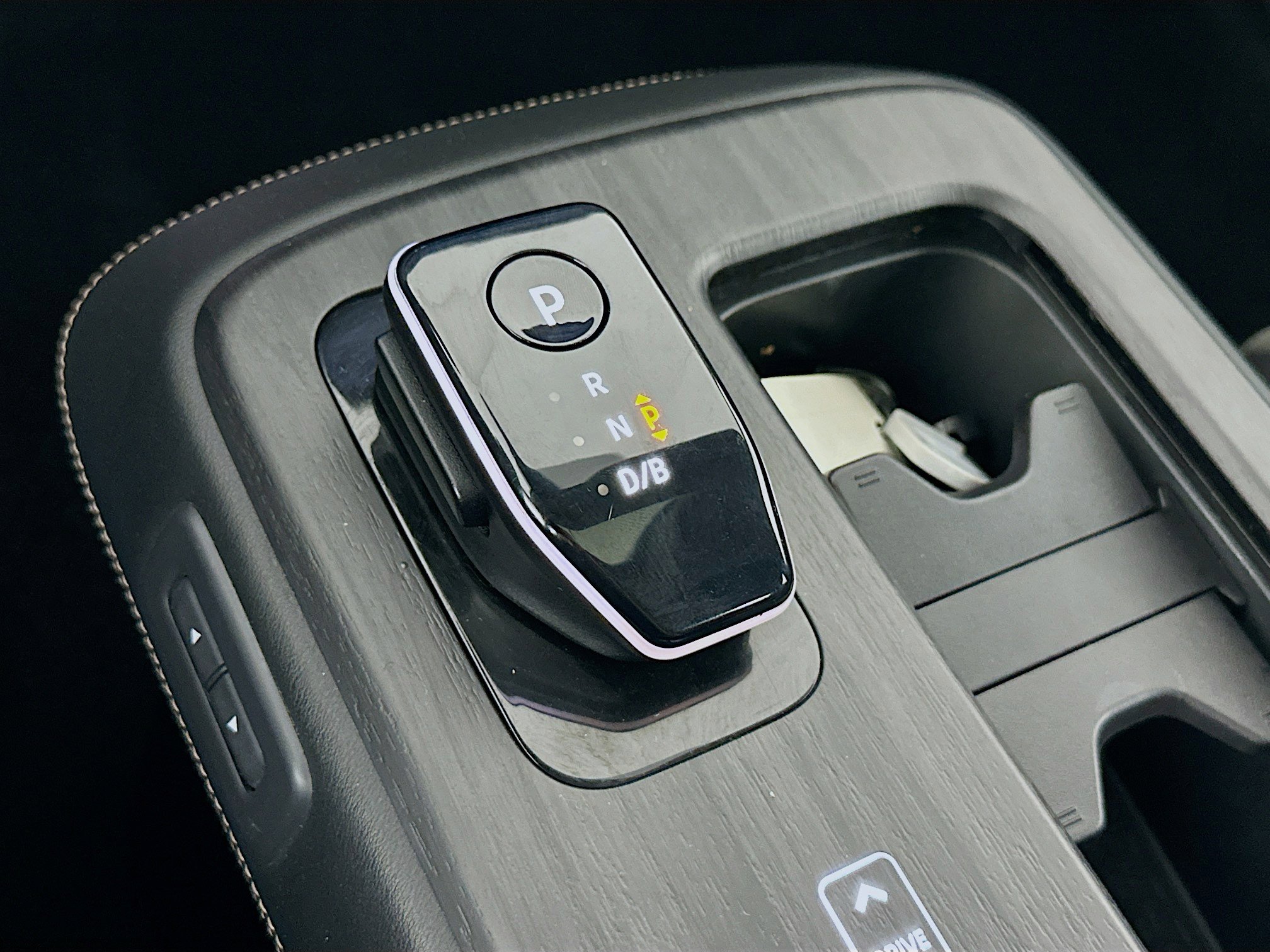 Used 2023 Nissan Ariya AWD image 24