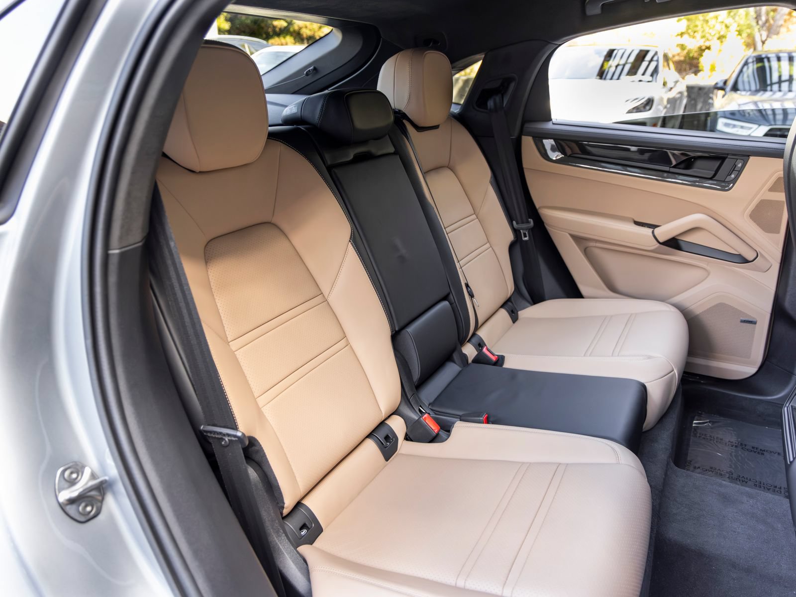 Certified 2025 Porsche Cayenne GTS AWD/4WD image 64