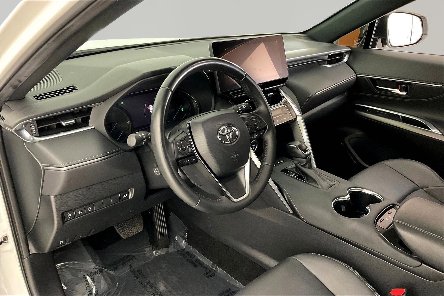 Used 2023 Toyota Venza Nightshade AWD/4WD image 16