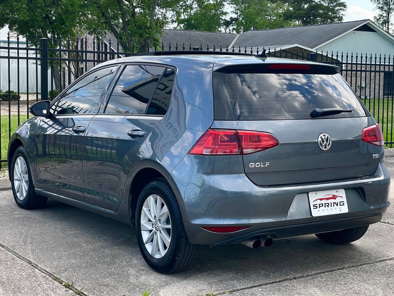 Used 2015 Volkswagen Golf S FWD image 9