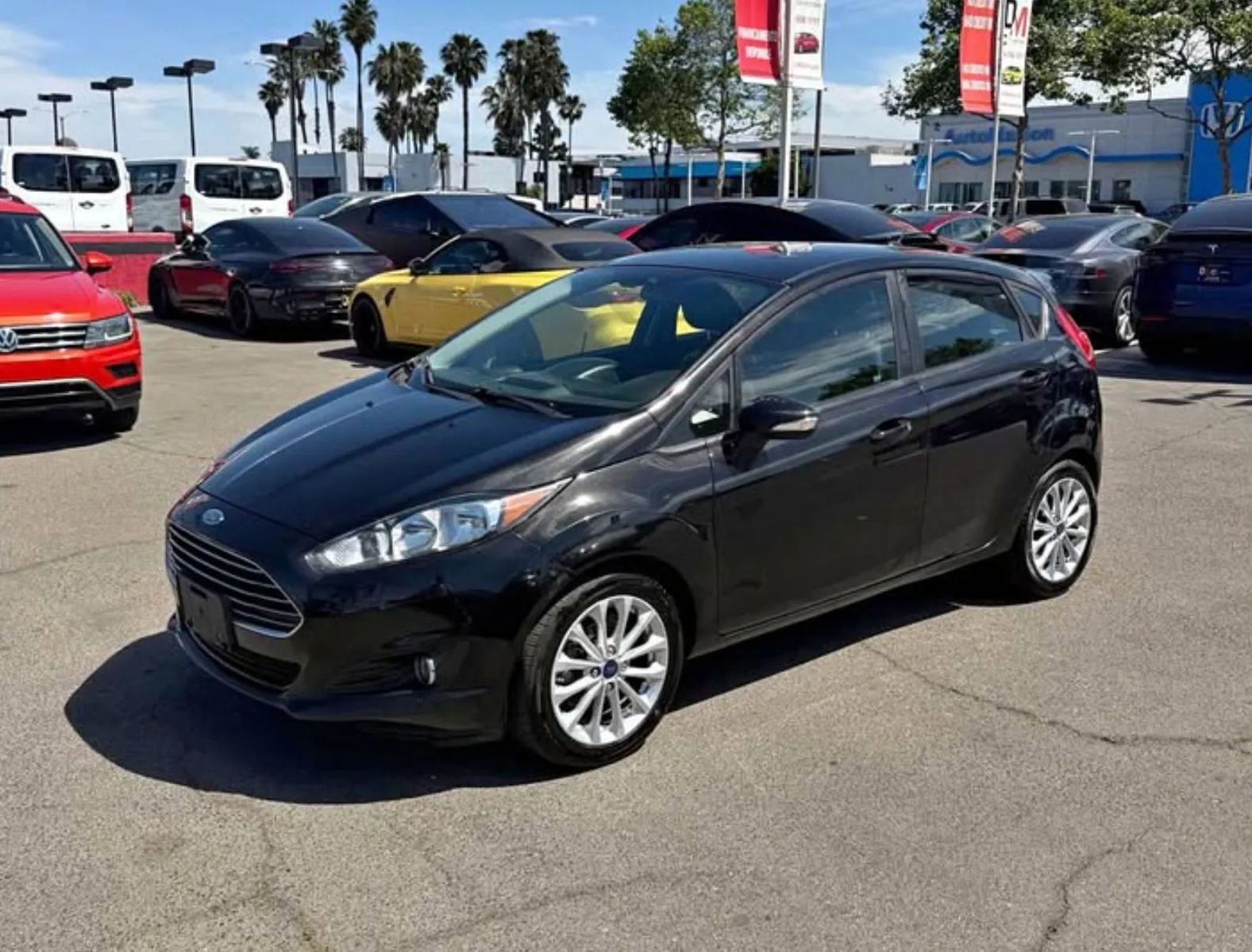 Used 2014 Ford Fiesta SE w/ Equipment Group 201A image 2