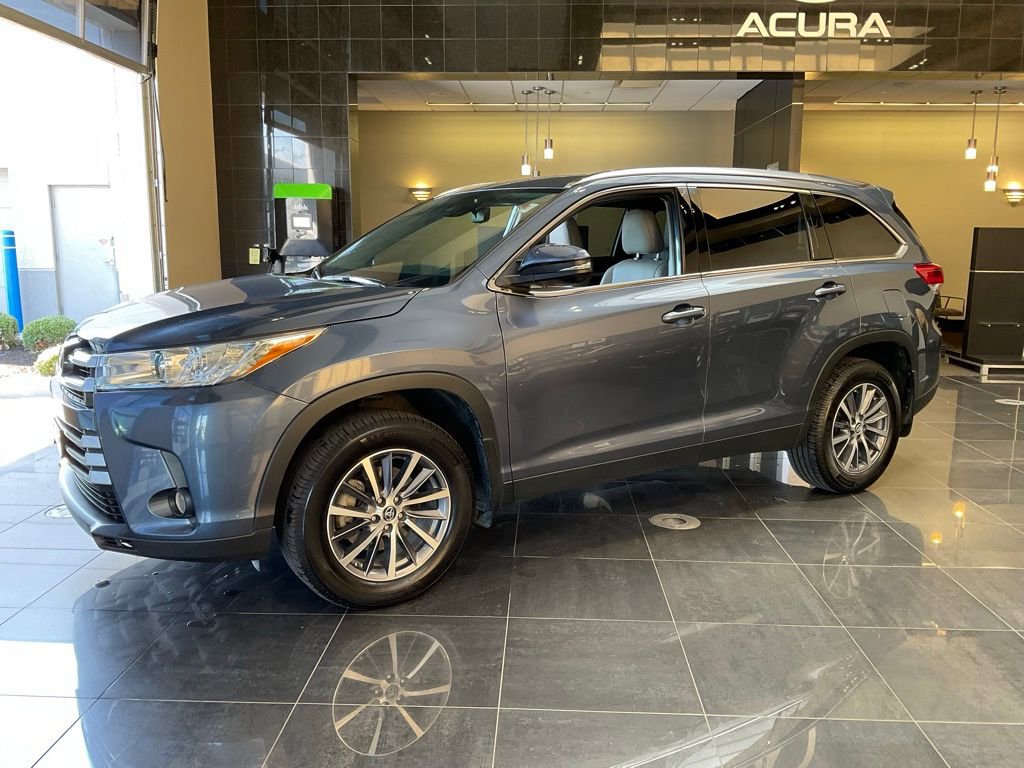 Used 2019 Toyota Highlander XLE image 4