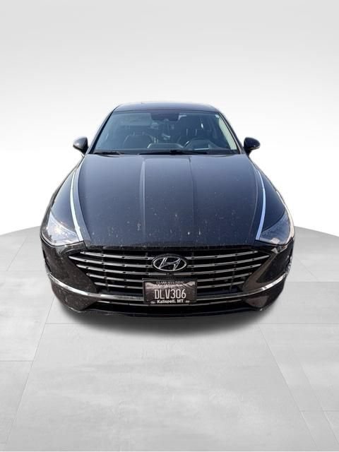 Used 2022 Hyundai Sonata Limited w/ Winter Weather Package FWD image 2