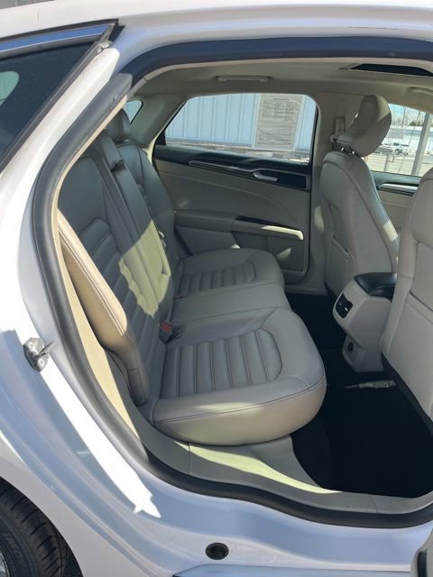 Used 2019 Ford Fusion SEL FWD image 39