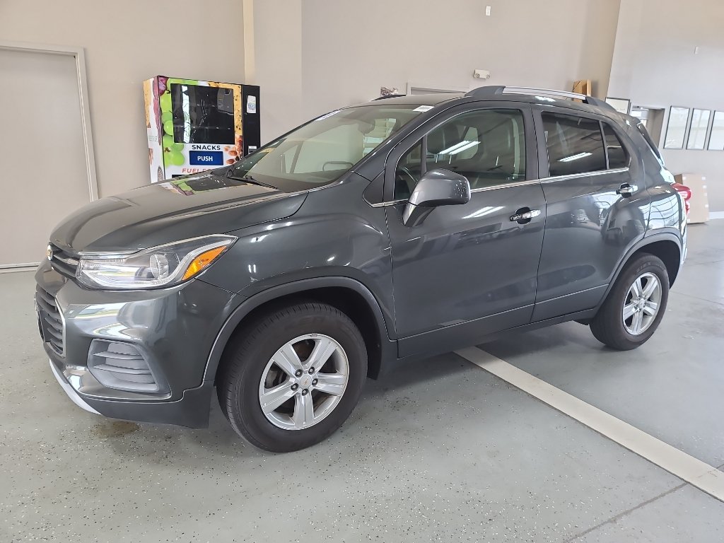 Used 2018 Chevrolet Trax LT w/ LT Convenience Package AWD/4WD image 2