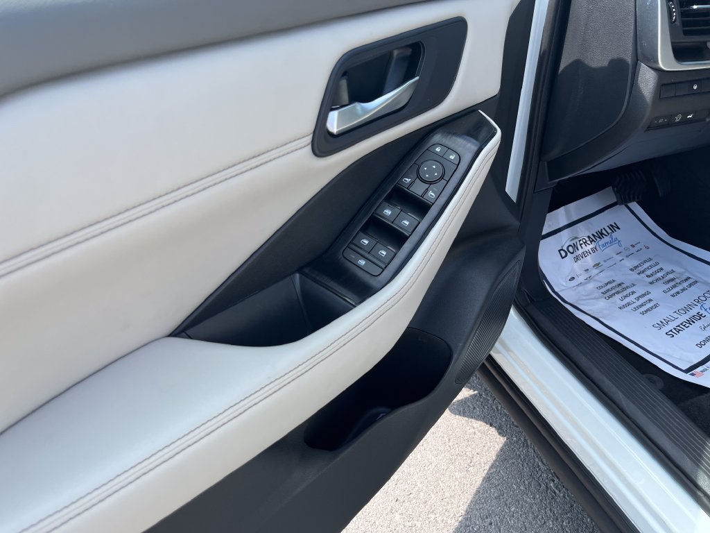 Certified 2023 Nissan Rogue SV w/ SV Premium B Package AWD/4WD image 10
