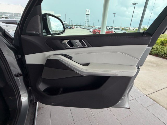 Certified 2024 BMW X5 xDrive40i w/ Executive Package AWD/4WD image 32