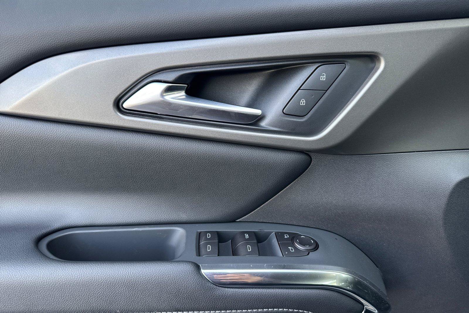 New 2026 Chevrolet Traverse LT FWD image 13
