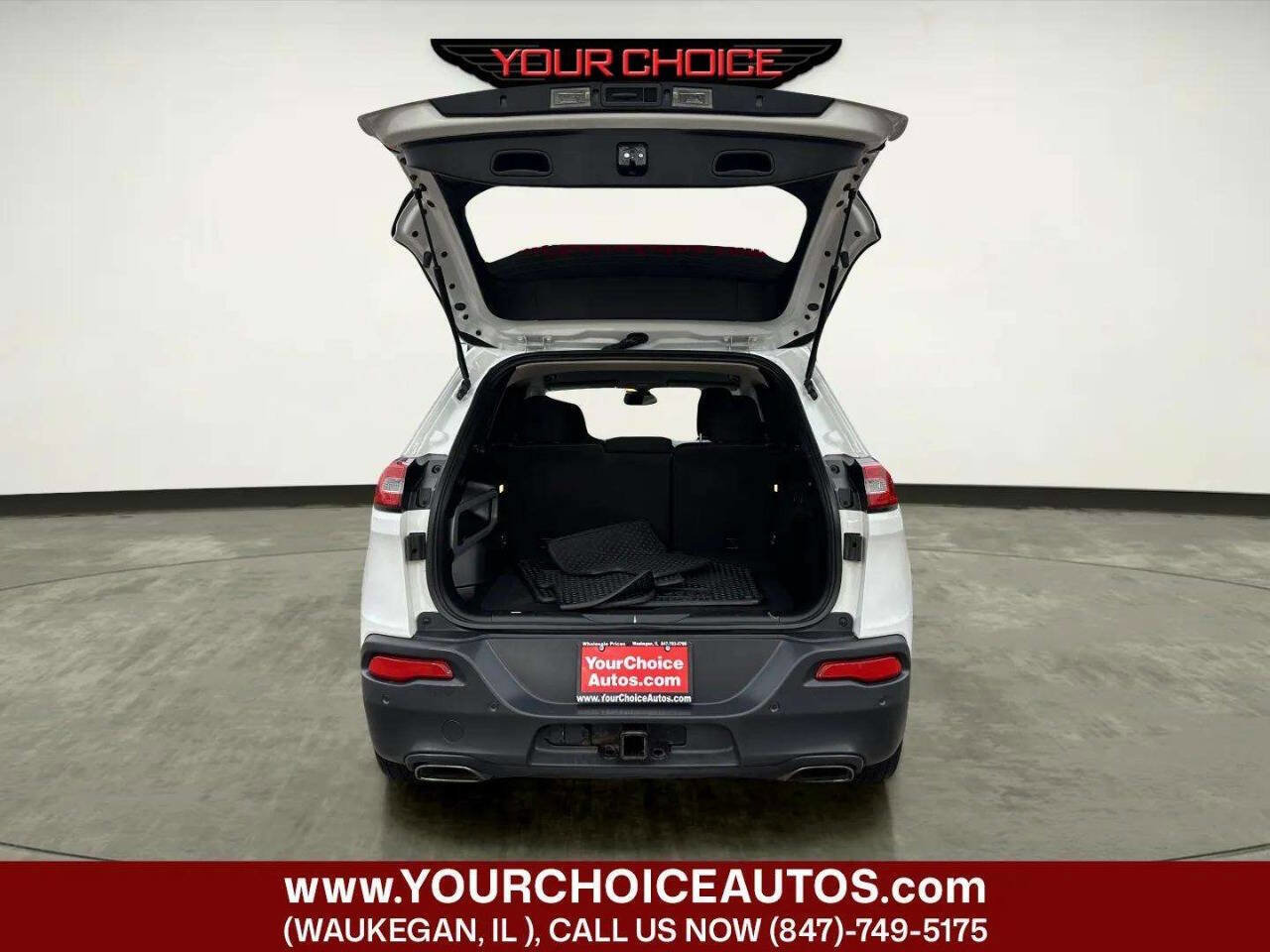 Used 2016 Jeep Cherokee Latitude w/ Safety/Convenience Group AWD/4WD image 14