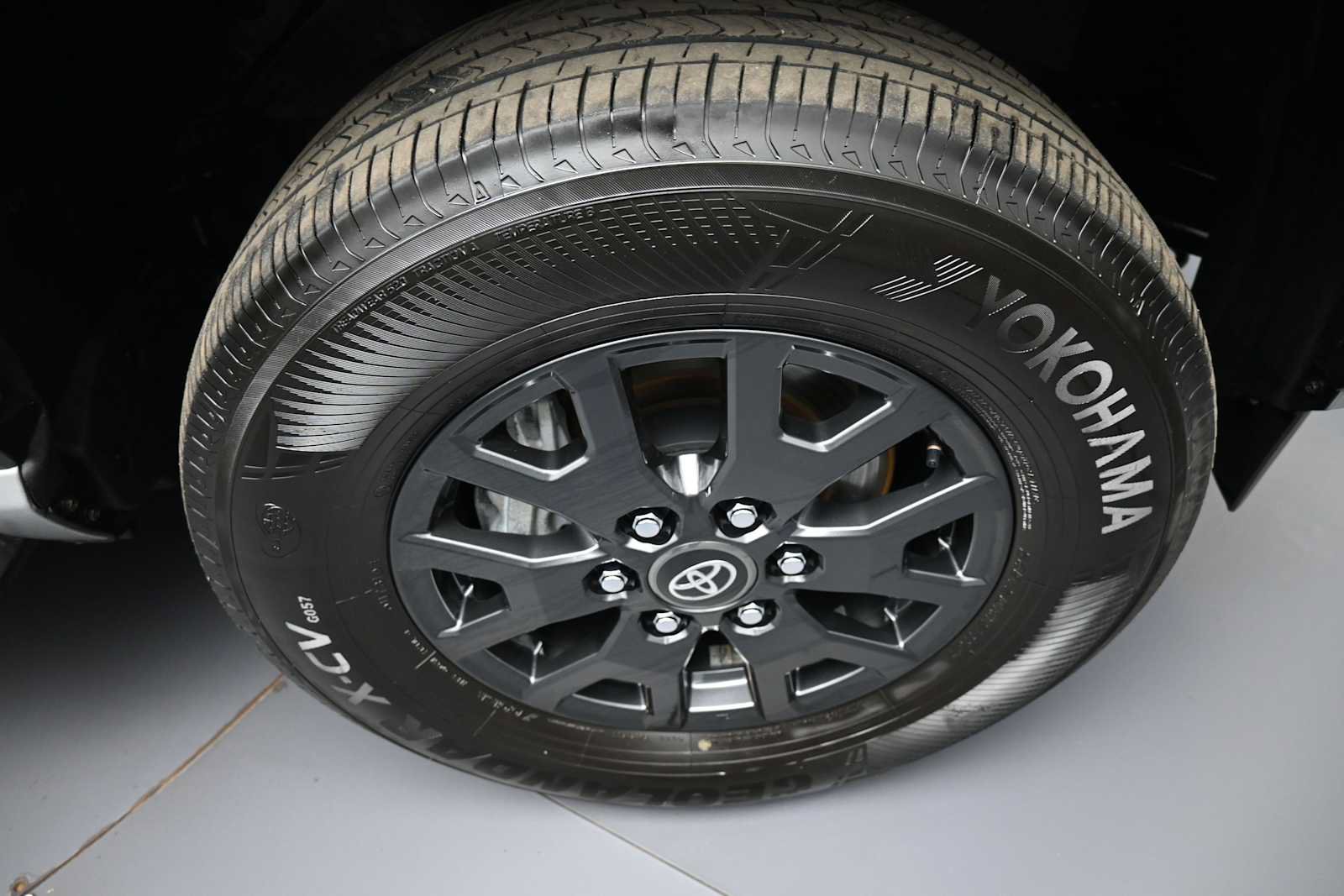 Certified 2025 Toyota 4Runner SR5 AWD/4WD image 15