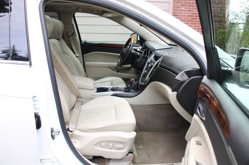 Used 2010 Cadillac SRX Performance AWD/4WD image 14