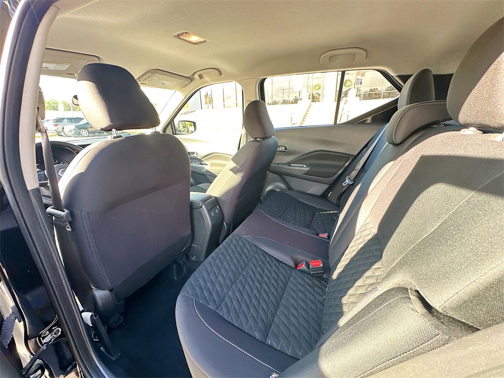 Used 2021 Nissan Kicks SV image 4