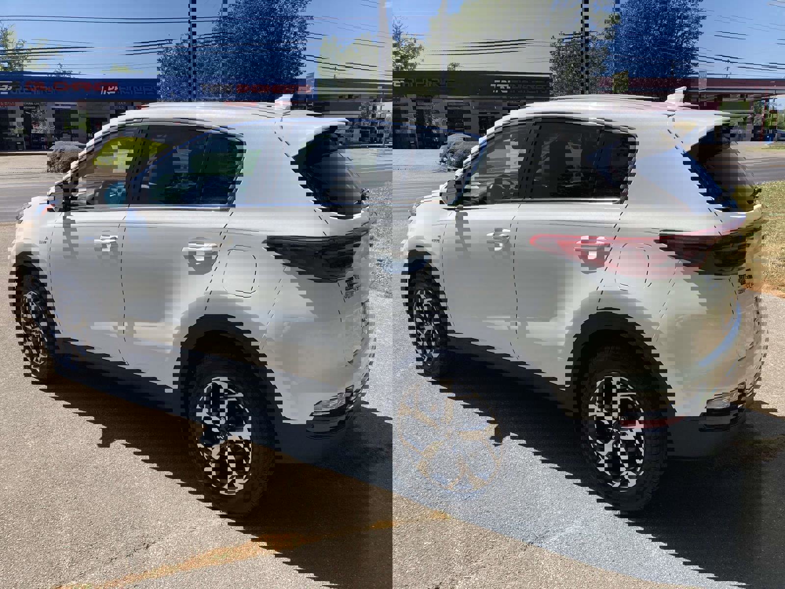 Used 2022 Kia Sportage LX image 7