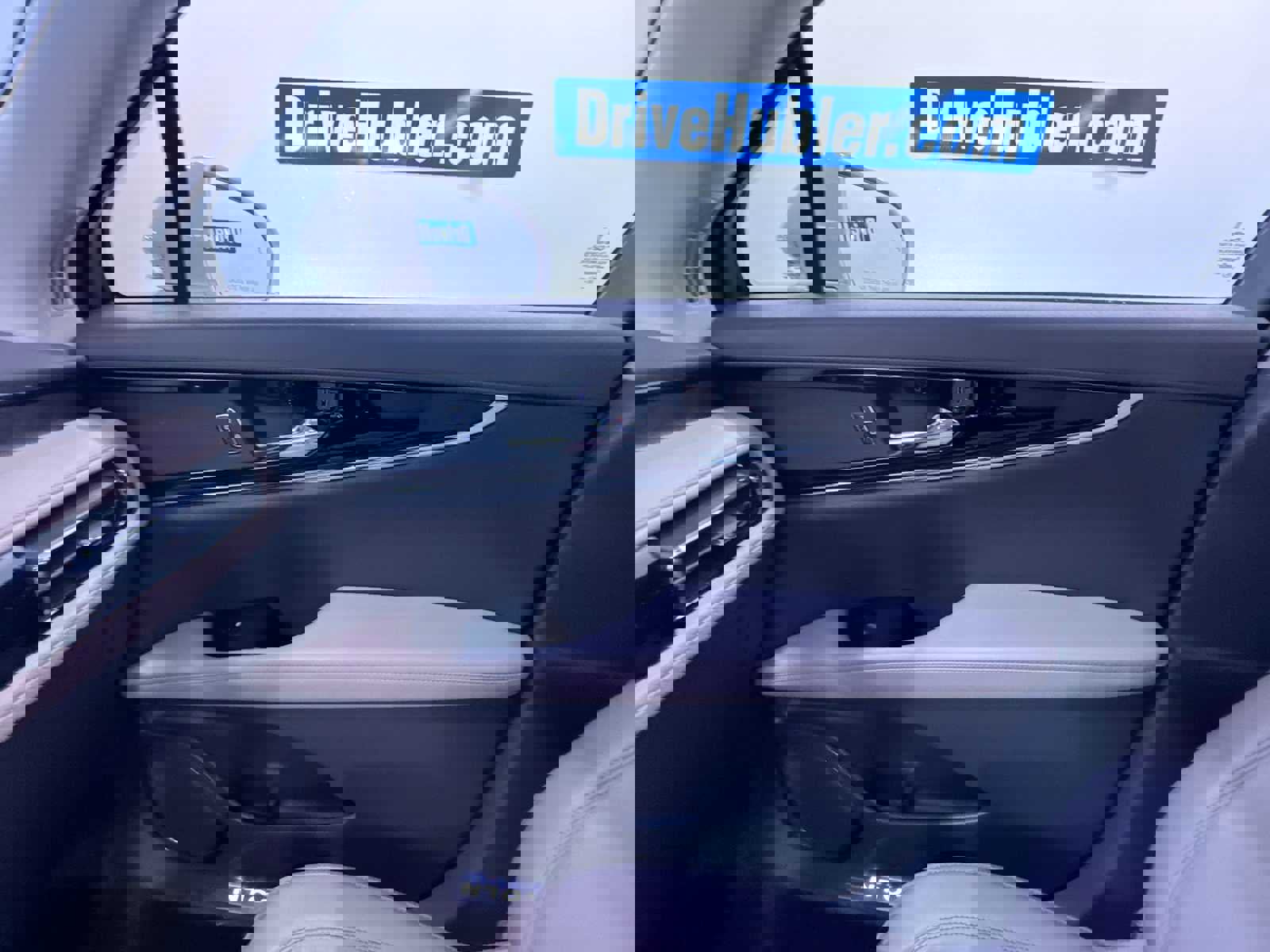 Used 2023 Lincoln Nautilus Reserve image 36