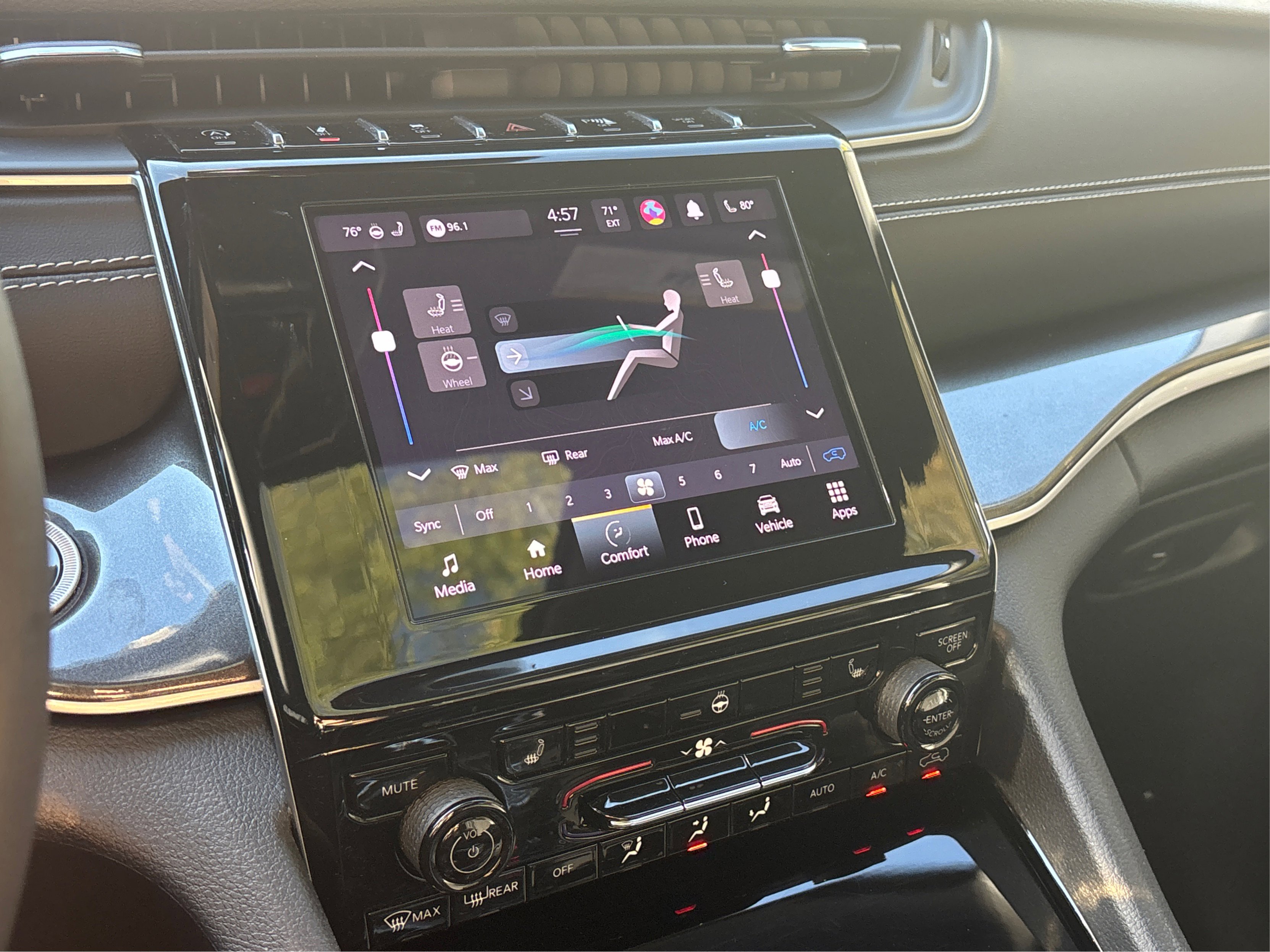 Used 2023 Jeep Grand Cherokee Altitude image 41