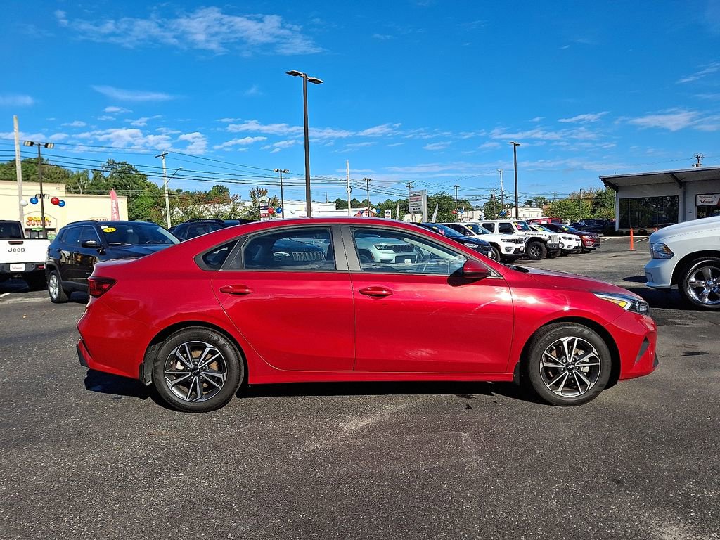 Used 2022 Kia Forte LXS image 7