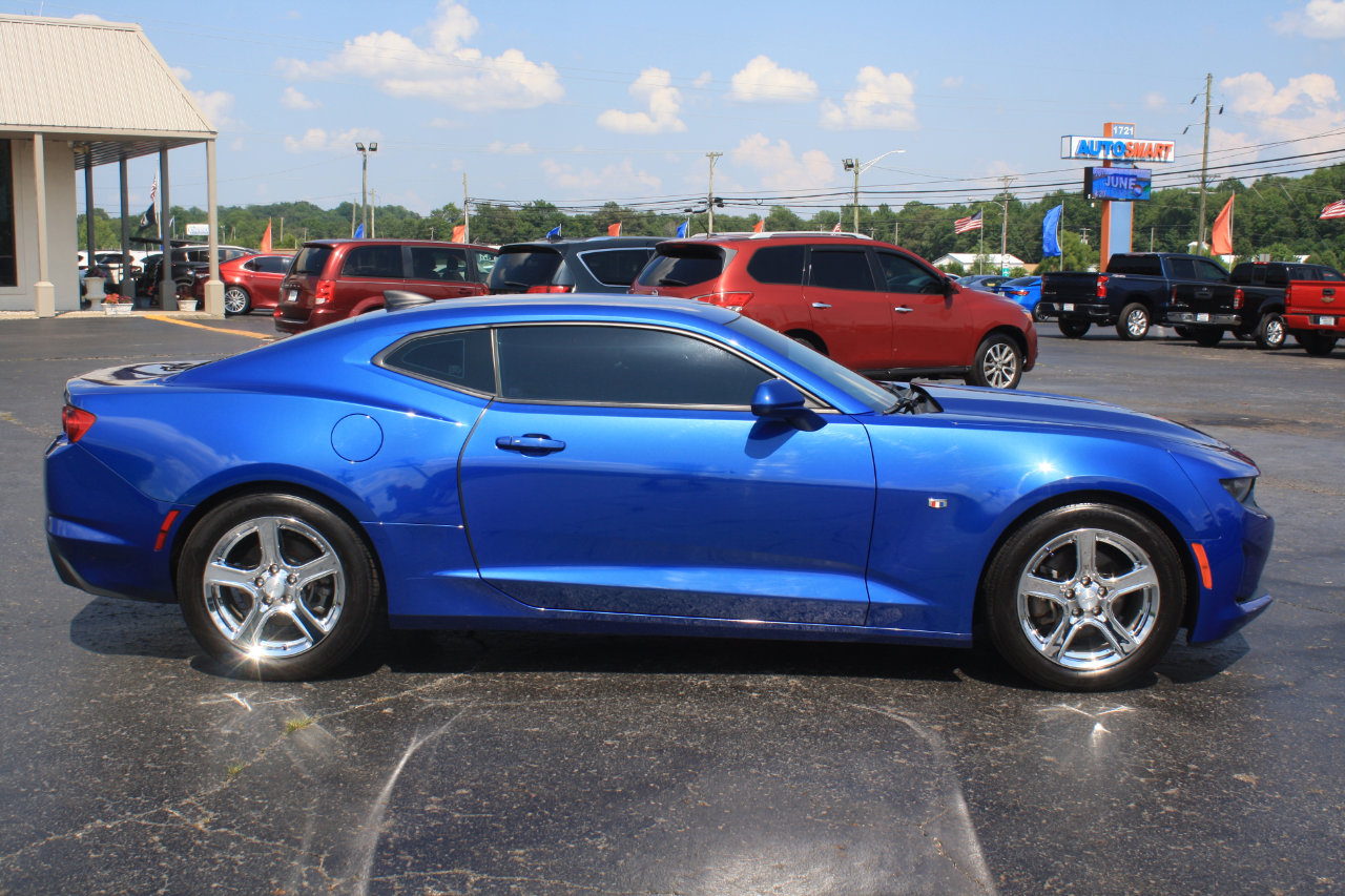Used 2021 Chevrolet Camaro LT image 3