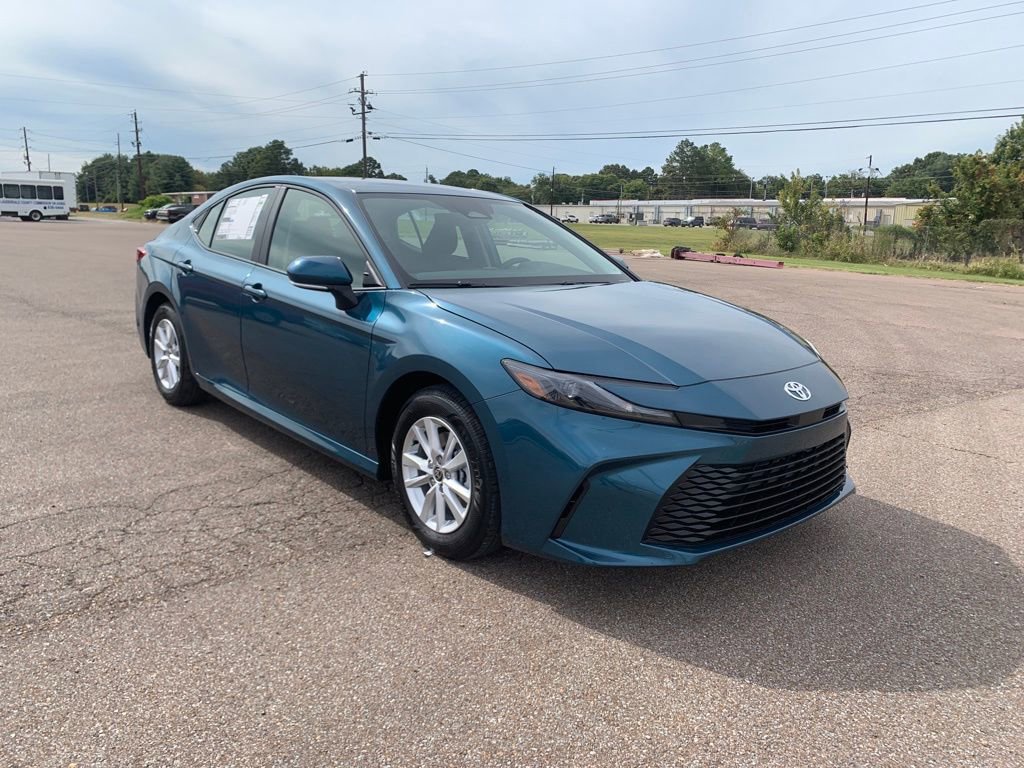 New 2025 Toyota Camry LE image 1