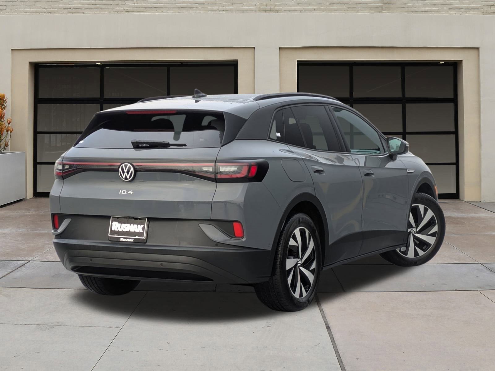 Used 2023 Volkswagen ID.4 Pro image 4
