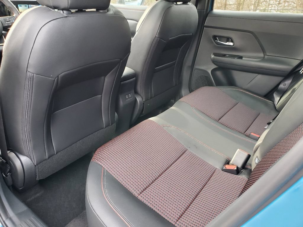 New 2026 Nissan Kicks SR w/ SR Premium Package FWD image 12