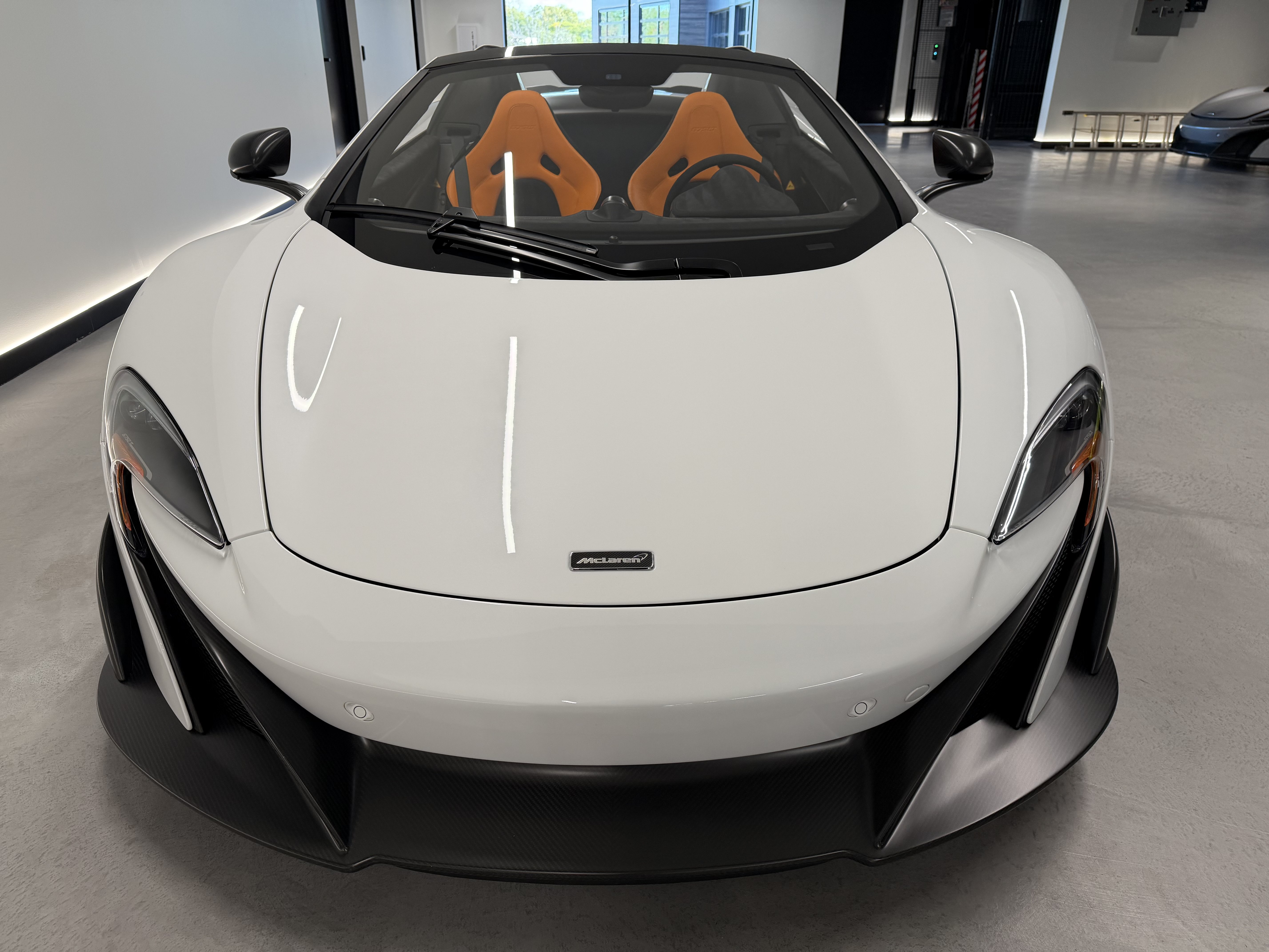 Used 2016 McLaren 675LT Spider RWD image 13