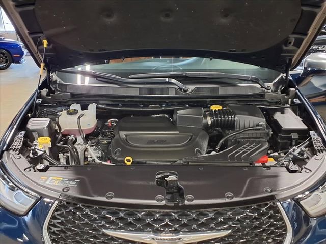 Used 2024 Chrysler Pacifica Pinnacle image 13
