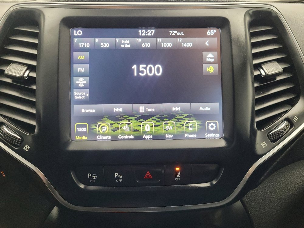 Used 2023 Jeep Cherokee Altitude Lux image 25