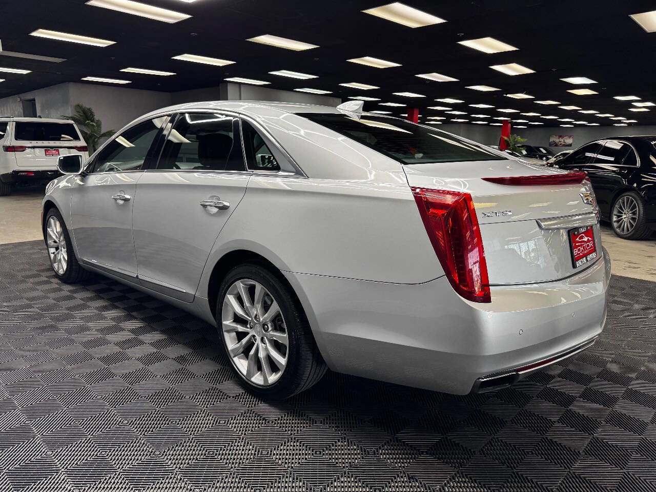 Used 2017 Cadillac XTS Luxury image 9