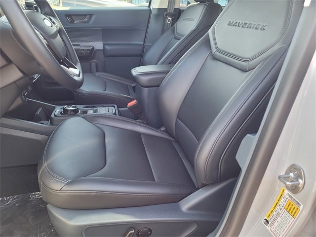 New 2025 Ford Maverick Lariat w/ Black Appearance Package image 8