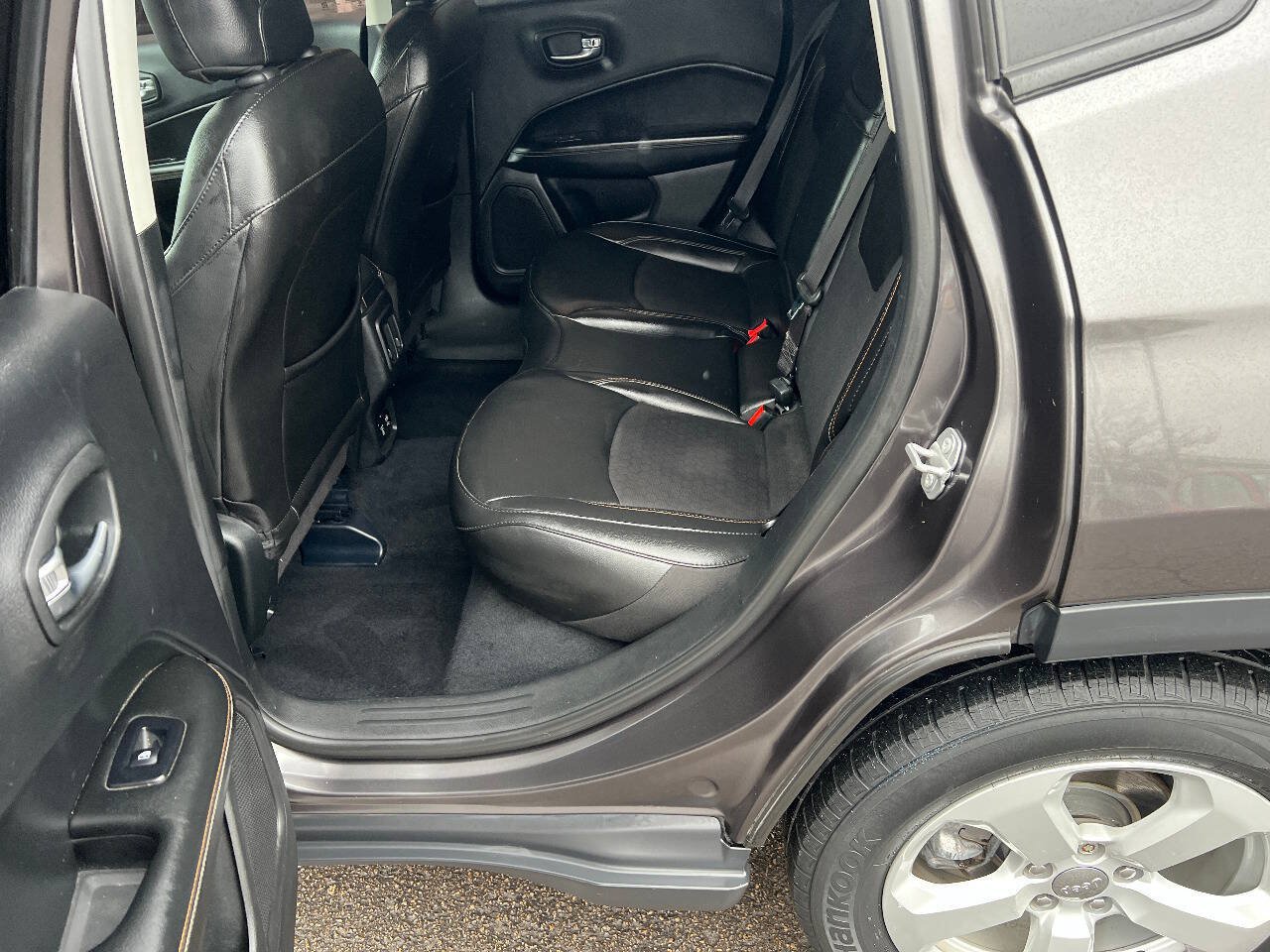 Used 2019 Jeep Compass Latitude w/ Popular Equipment Group FWD image 20