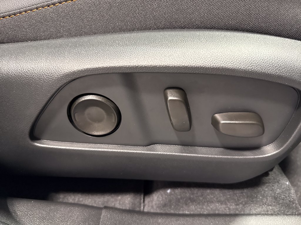 New 2027 Chevrolet Equinox ACTIV w/ Safety and Technology Package AWD/4WD image 32