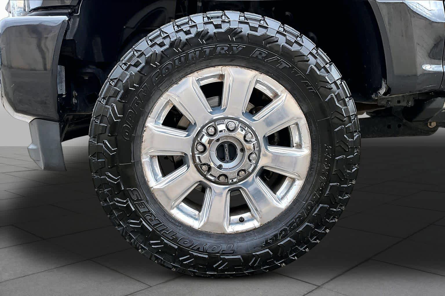 Used 2019 Ford F350 Platinum w/ Platinum Ultimate Package AWD/4WD image 11