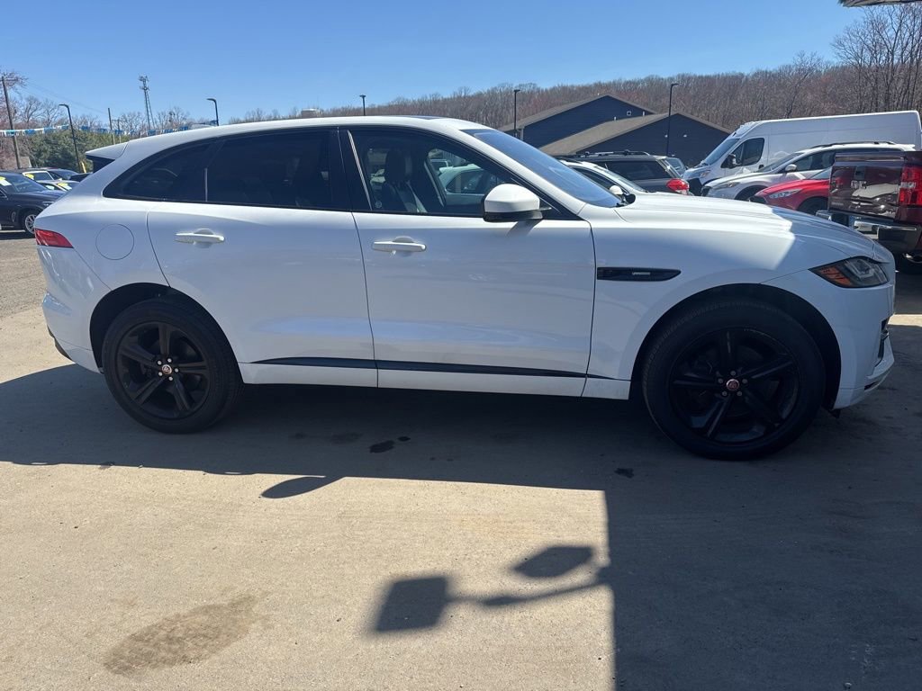 Used 2017 Jaguar F-PACE R-Sport image 9