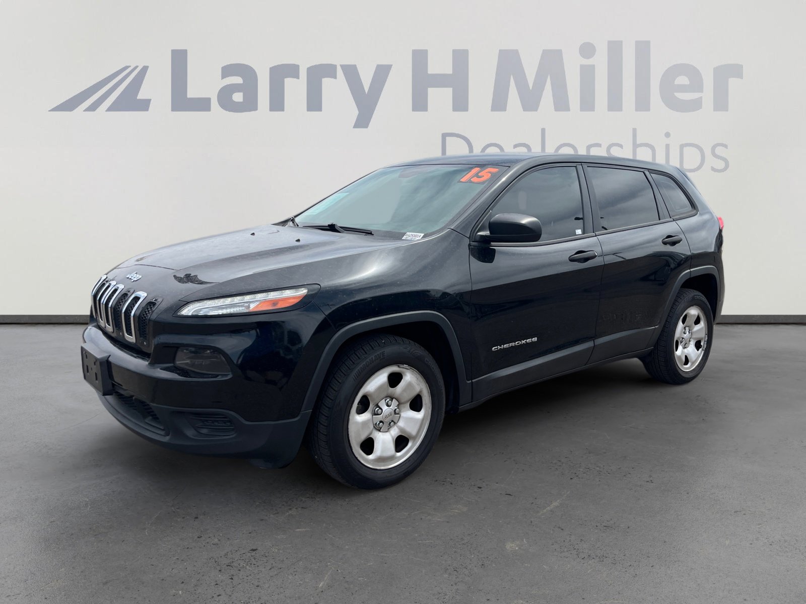 Used 2015 Jeep Cherokee Sport image 1