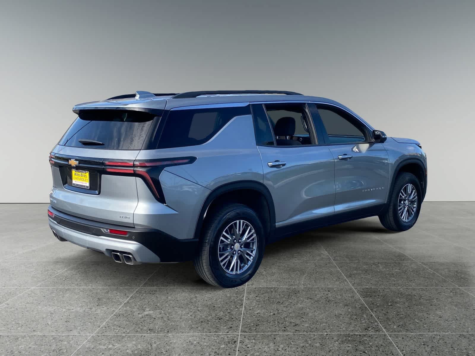 Used 2024 Chevrolet Traverse LT AWD/4WD image 5