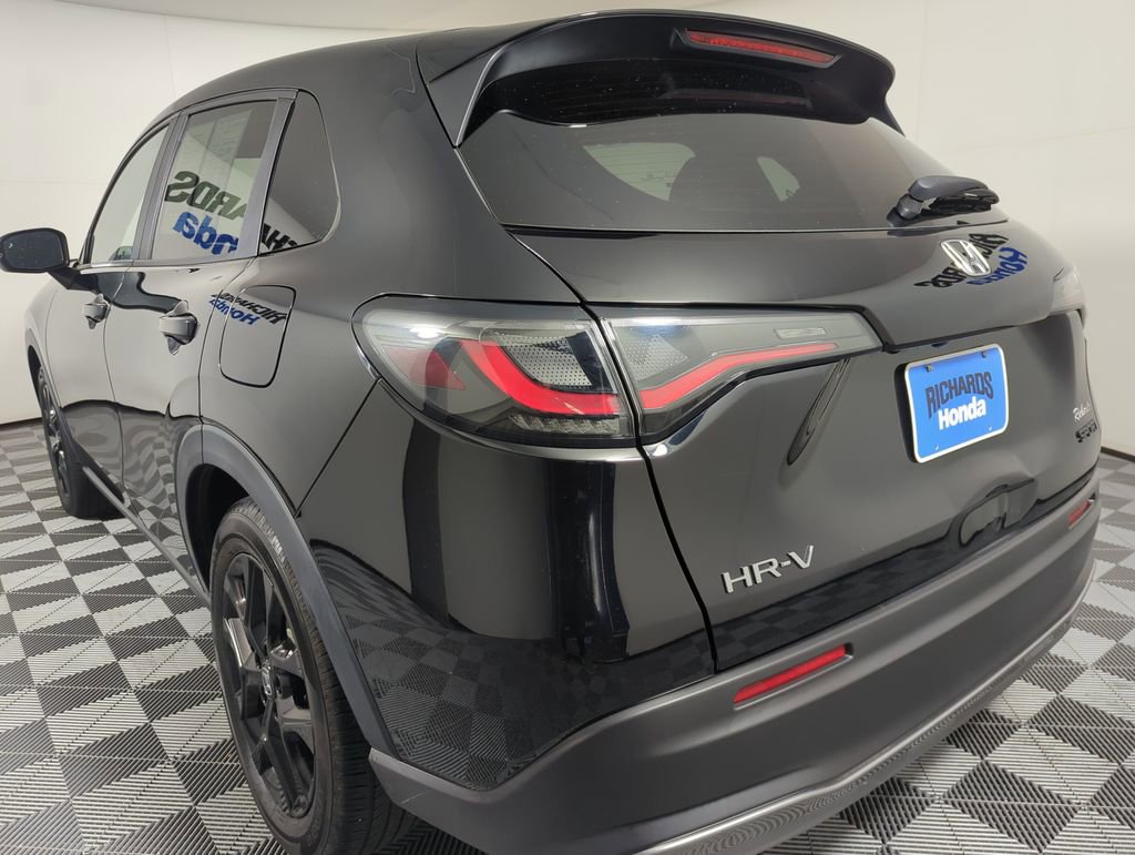 Certified 2025 Honda HR-V Sport image 2