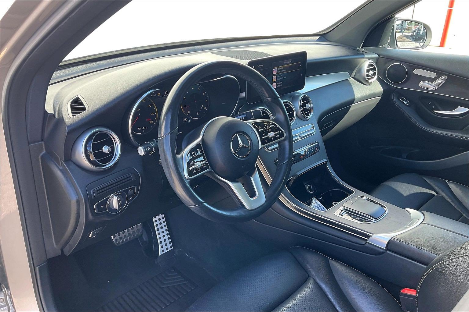 Used 2021 Mercedes-Benz GLC 300 4MATIC image 18