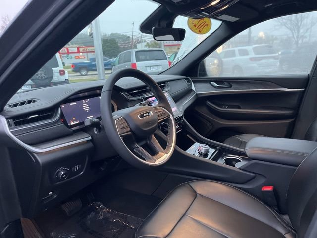 Used 2025 Jeep Grand Cherokee L Limited image 6