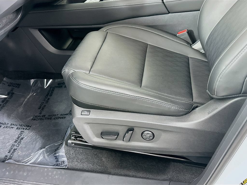 Certified 2025 Nissan Murano Platinum w/ Cargo Package AWD/4WD image 29