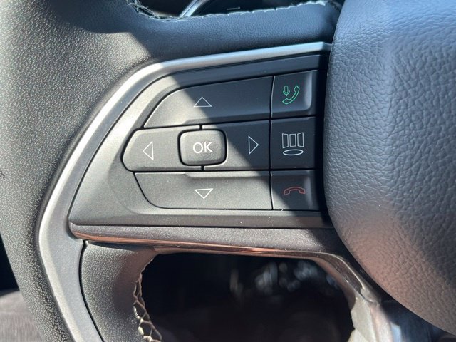Used 2023 Jeep Grand Cherokee Laredo AWD/4WD image 35