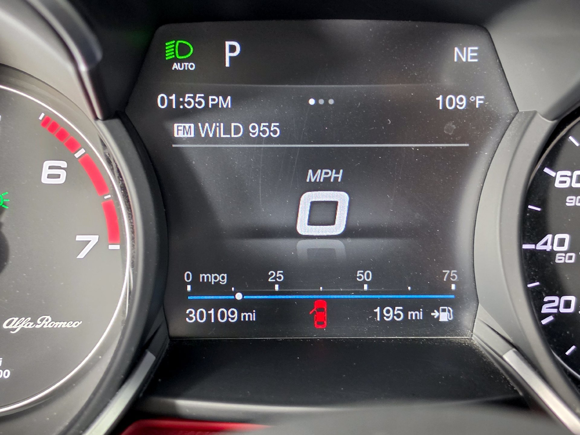 Used 2019 Alfa Romeo Stelvio Sport w/ Quick Order Package 22J Sport AWD/4WD image 18