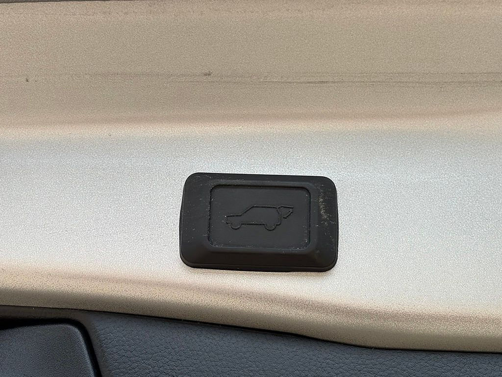 Certified 2023 Toyota RAV4 XLE Premium AWD/4WD image 6