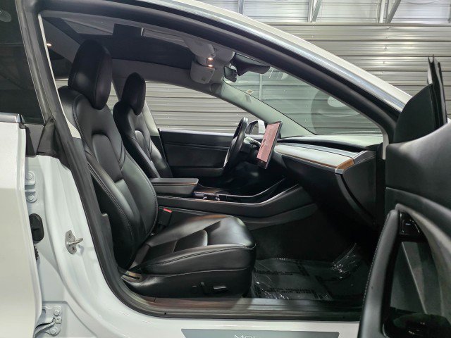 Used 2019 Tesla Model 3 Standard Range Plus image 14