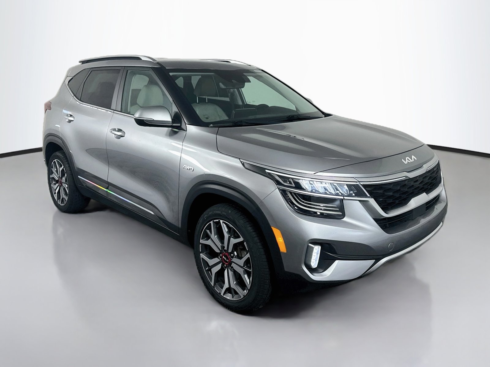 Used 2022 Kia Seltos SX w/ Sunroof Package AWD/4WD image 1