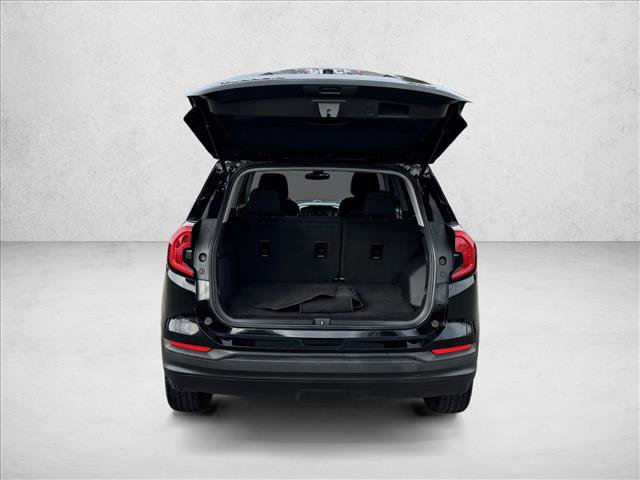 Used 2024 GMC Terrain SLE image 8